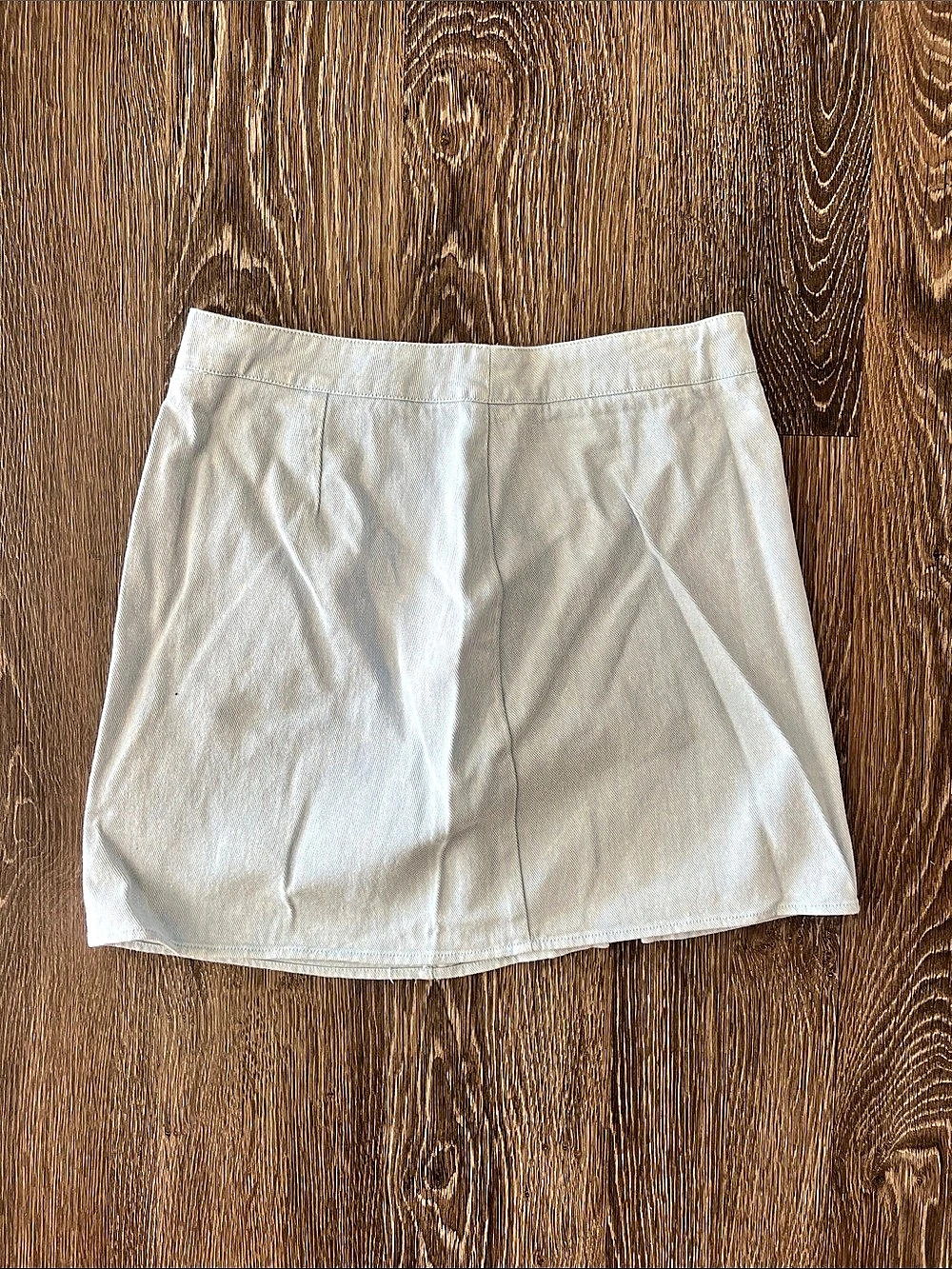 LE LIS The Uptown Bootie Mini Skirt in White Size Medium NWT